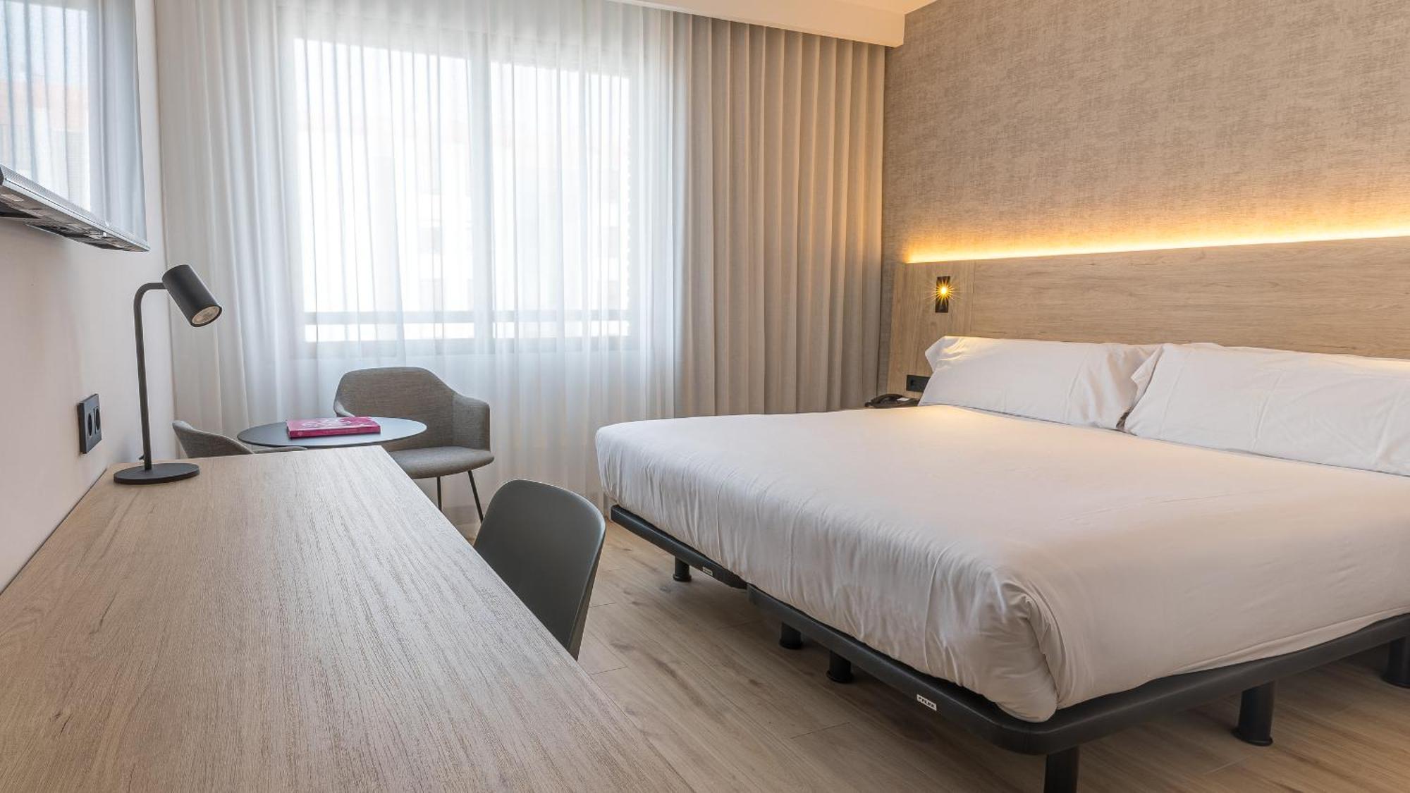 Hotel Blanca De Navarra Памплона Экстерьер фото